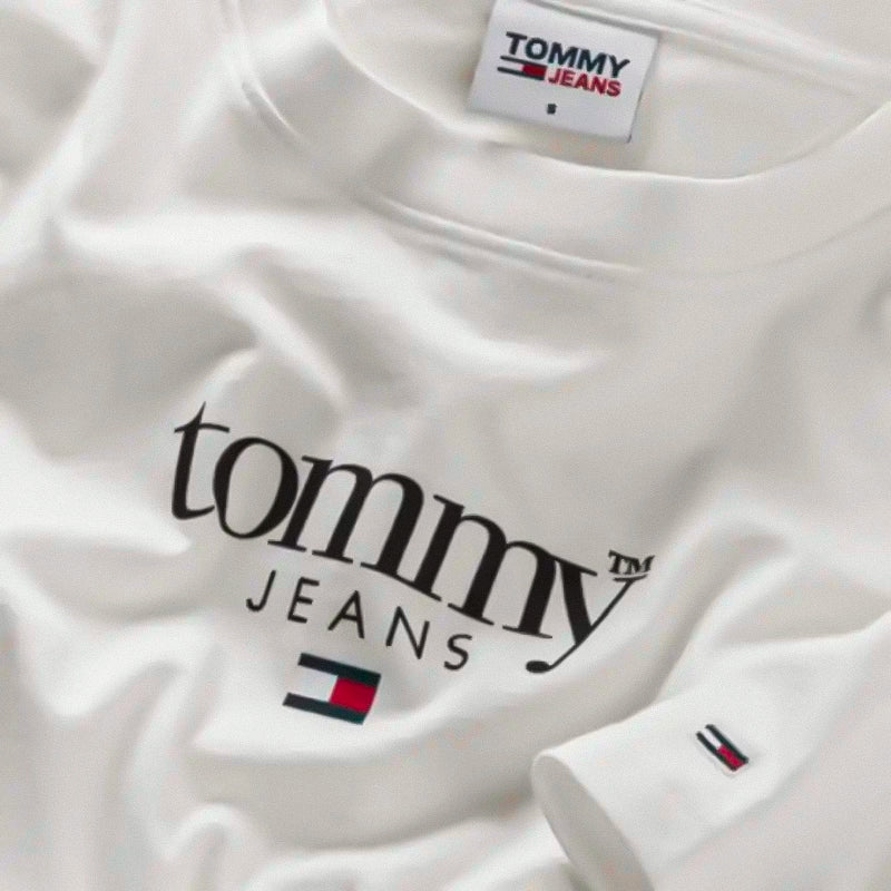Camiseta Tommy Jeans Classic Essential Negro Dama