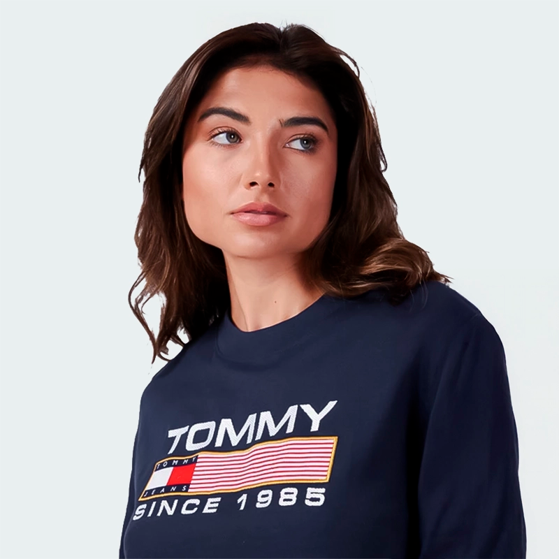 Camiseta Tommy Jeans Modern Cropped Oversize Dama
