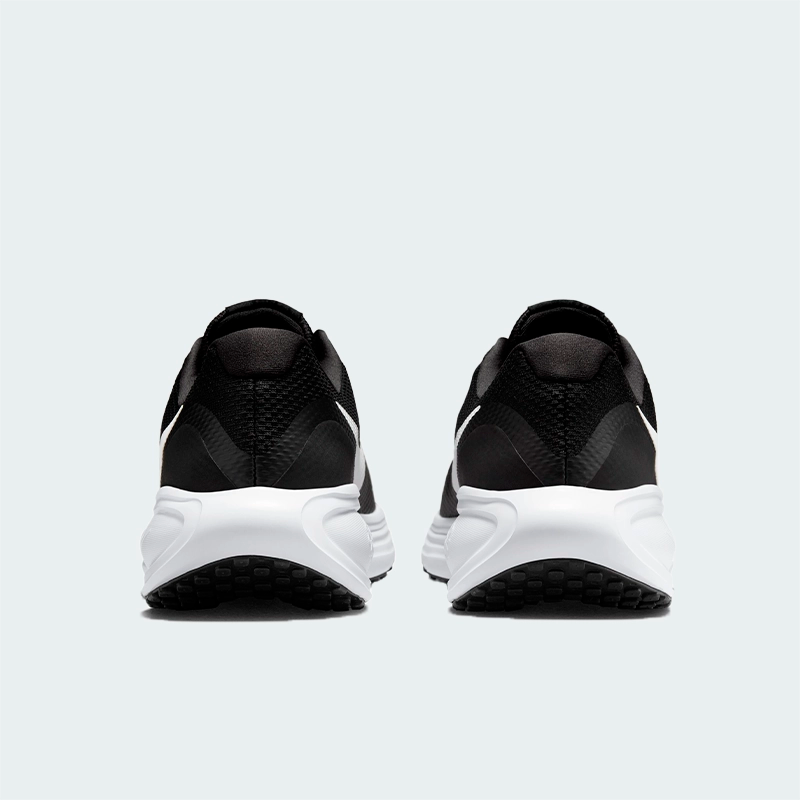Tenis Nike Revolution 8 Negro Blanco Hombre