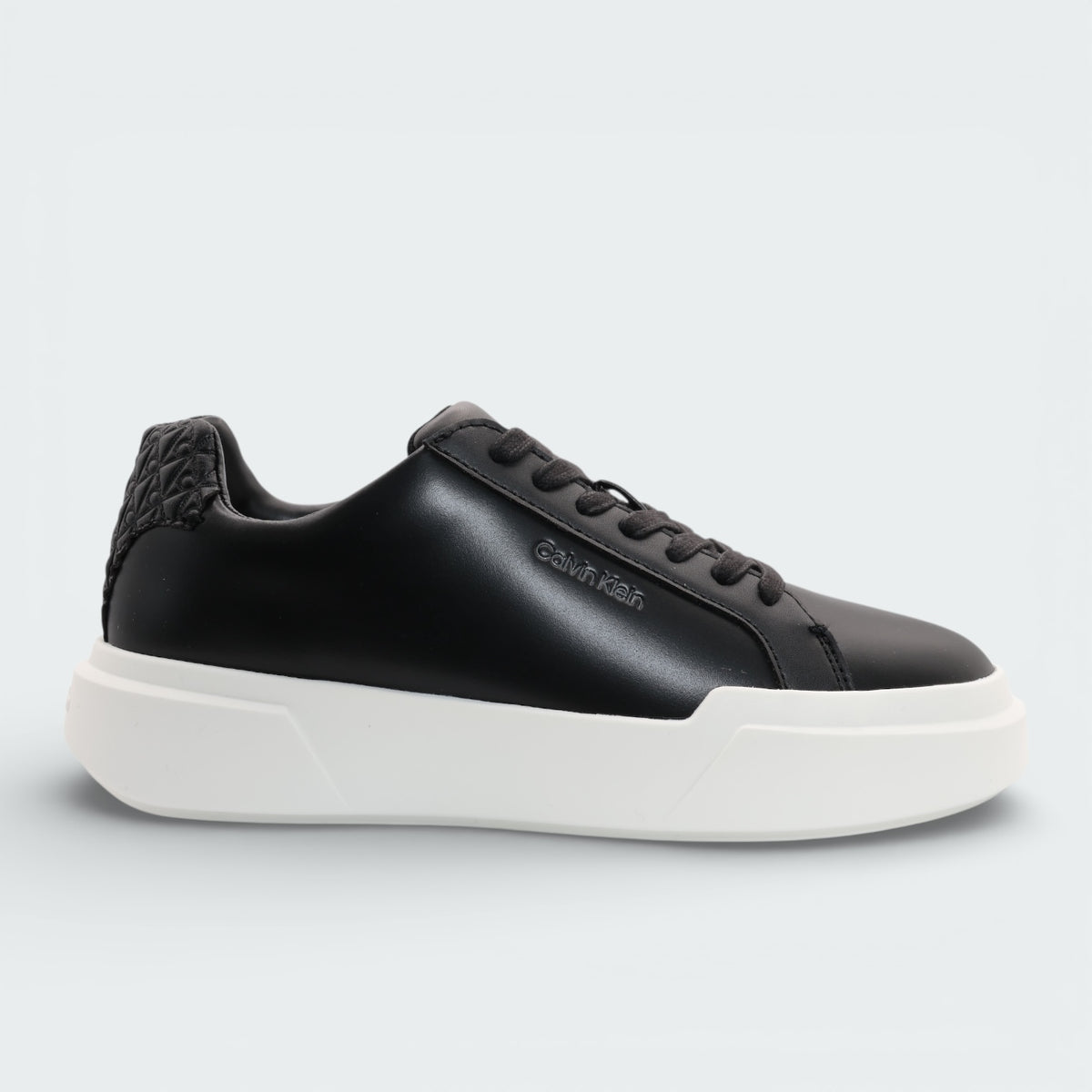 Tenis Calvin Klein Smooth Leather Logo Negro Mujer